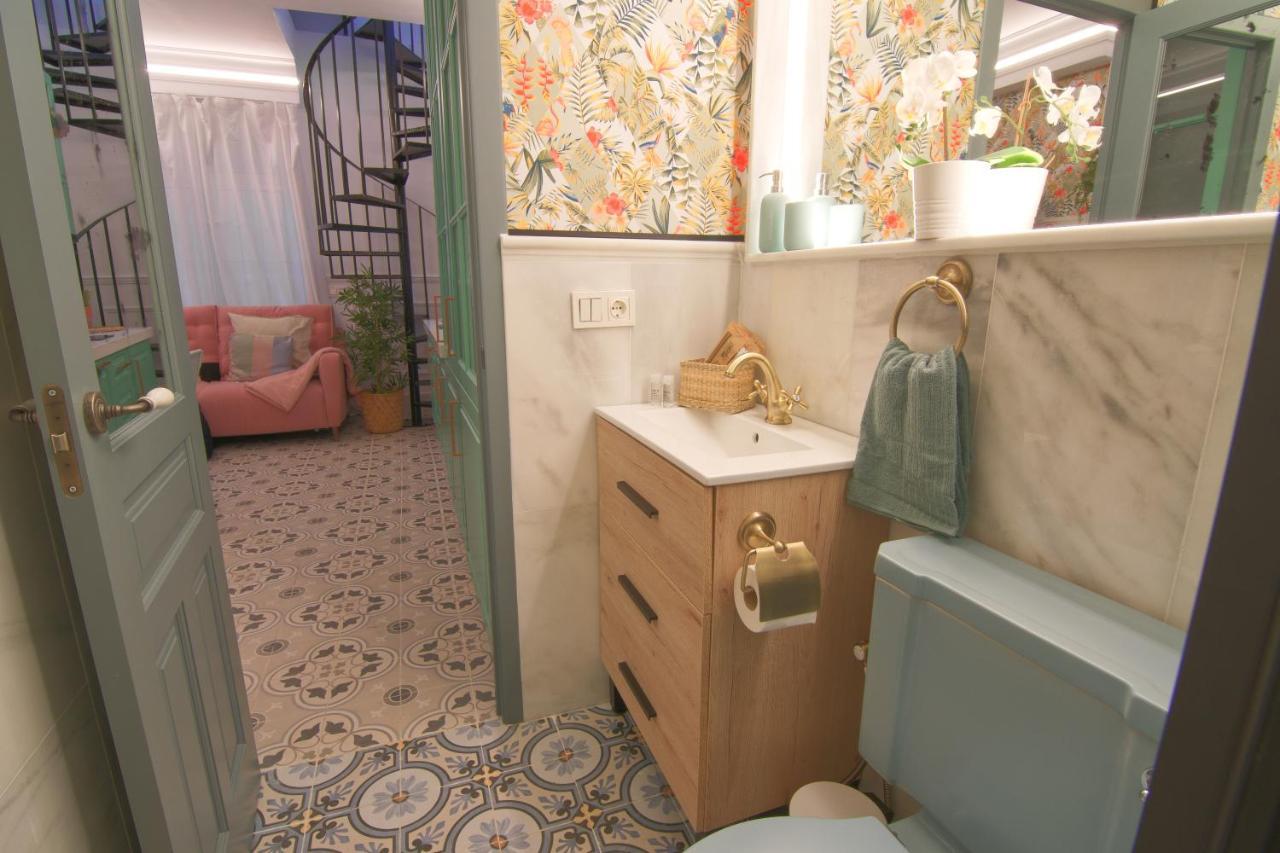Mara'S Apartments Torremolinos La Mar - Beachfront Tiny House - Bajondillo Exteriör bild