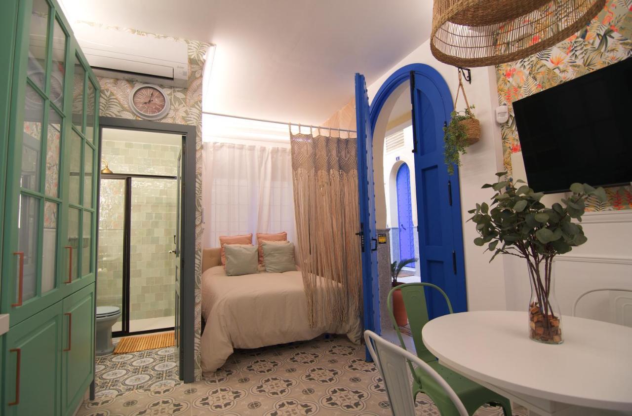Mara'S Apartments Torremolinos La Mar - Beachfront Tiny House - Bajondillo Exteriör bild