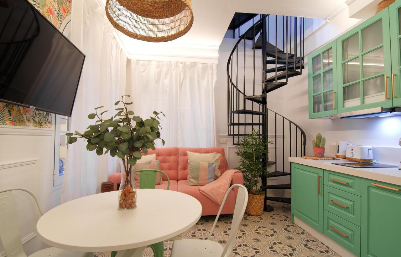 Mara'S Apartments Torremolinos La Mar - Beachfront Tiny House - Bajondillo Exteriör bild